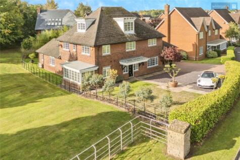 Wychwood Park, Weston, CW2