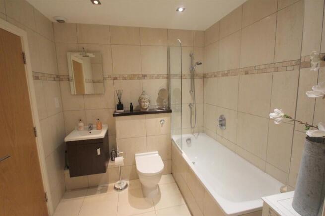 LUXURY BATHROOM