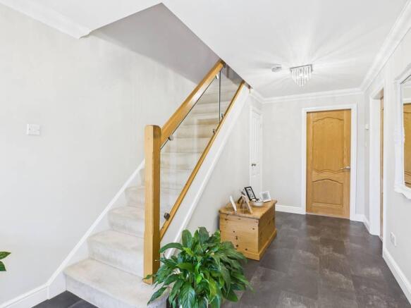 4 bed Detached for sale Image 4