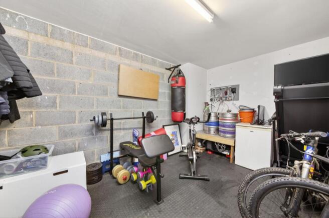 3 bed Semi-Detached for sale Image 8