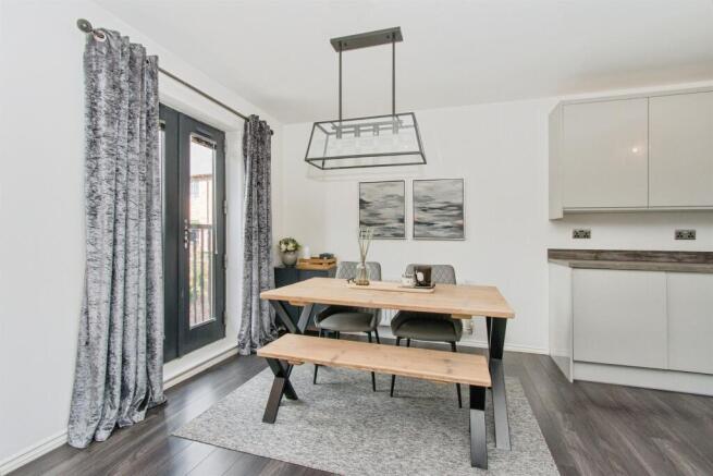 2 bed House for sale Image 3