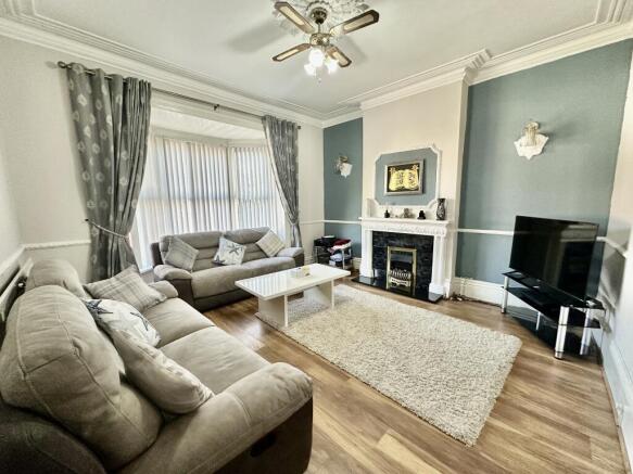 5 bed Semi-Detached for sale Image 5