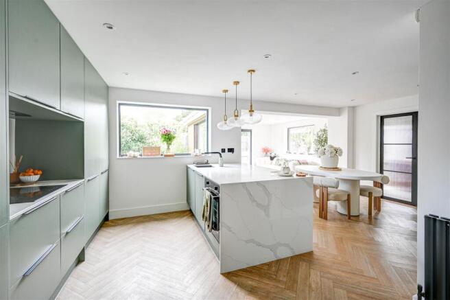 Kitchen 1.jpg