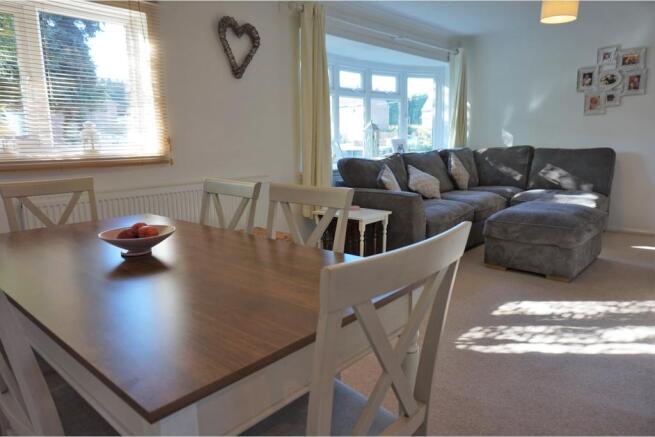Lounge/Dining Room