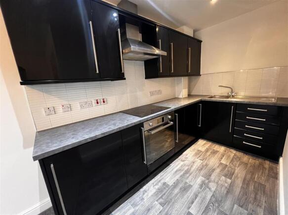 2 bed Apartment for sale Image 6