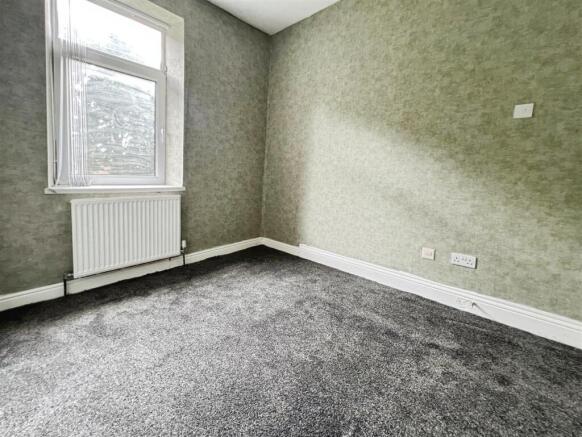4 bed Terraced for sale Image 12