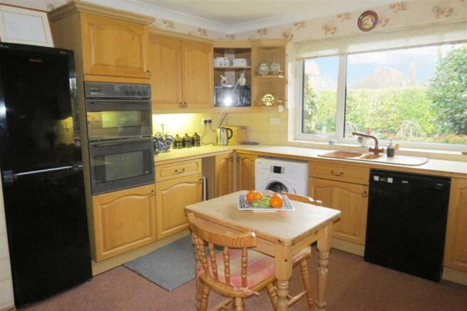Dining Kitchen: