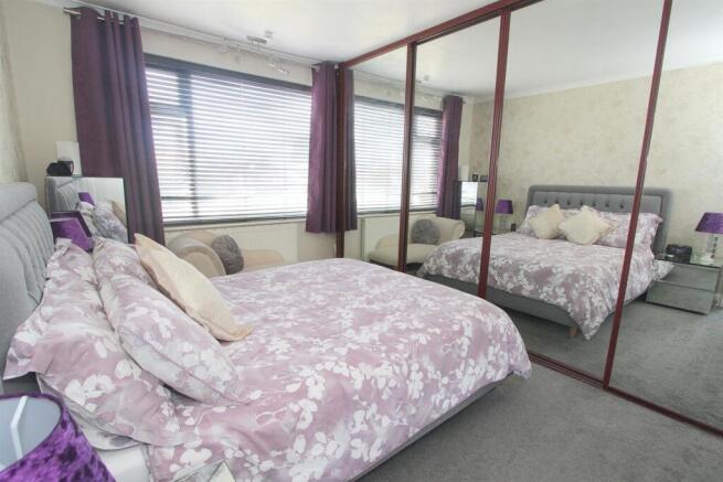 bed 1.jpg