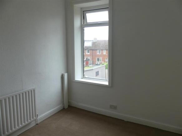 2 bed Terraced to rent Image 9