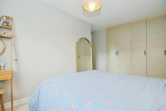 4 bed Semi-Detached for sale Image 11