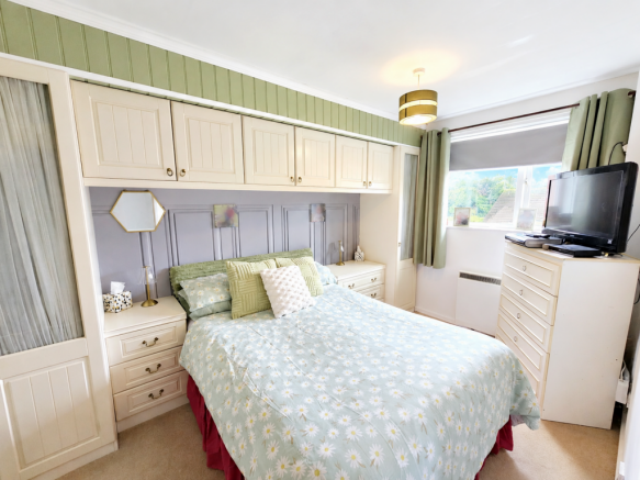 3 bed Semi-Detached for sale Image 8