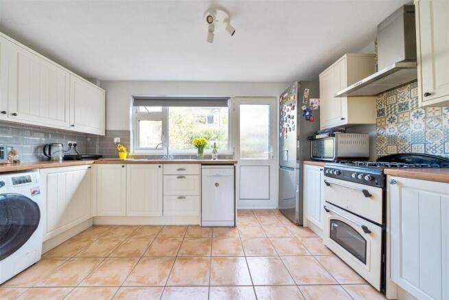 65 Frobisher Road, Rugby