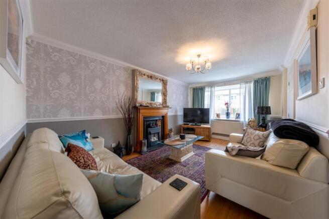 8 Gowy Court-006.jpg