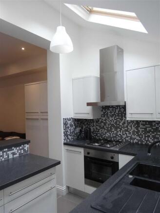 Park Terrace Kitchen 2.  289 kb.jpg