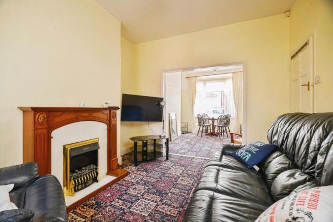 Lounge/Dining Room
