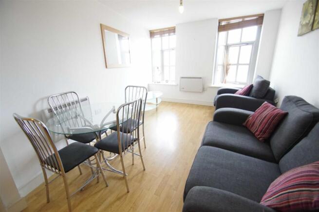 Lounge/Kitchen