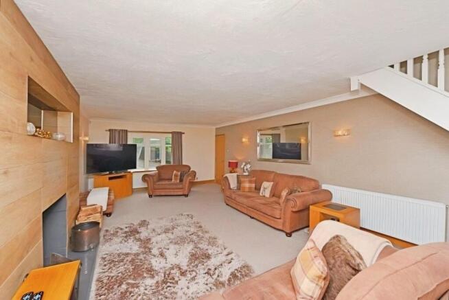 5 bed Detached for sale Image 4