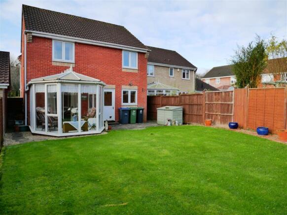 REAR ENCLOSED GARDEN