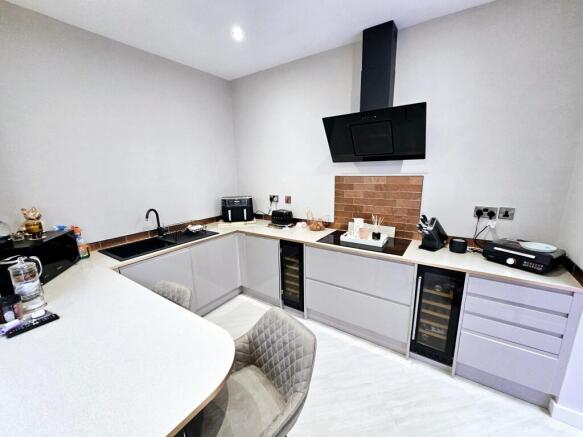 5 bed Terraced for sale Image 10