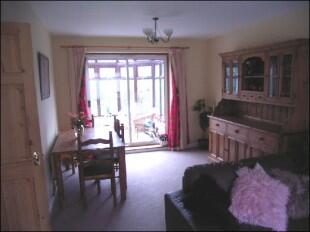 LOUNGE/DINING ROOM