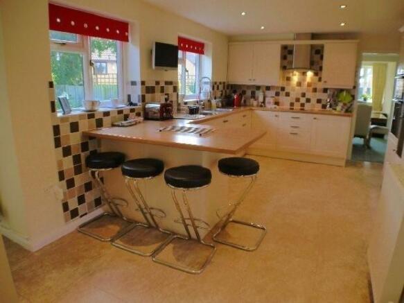 Kitchen/Breakfast Ro