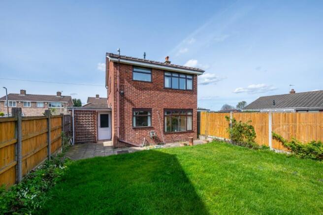 Rockland Gardens, Willenhall, WV13  photo 4