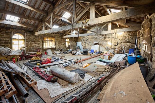 6 bed Barn for sale Image 5