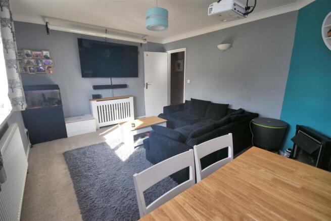 Sitting room 2.jpg