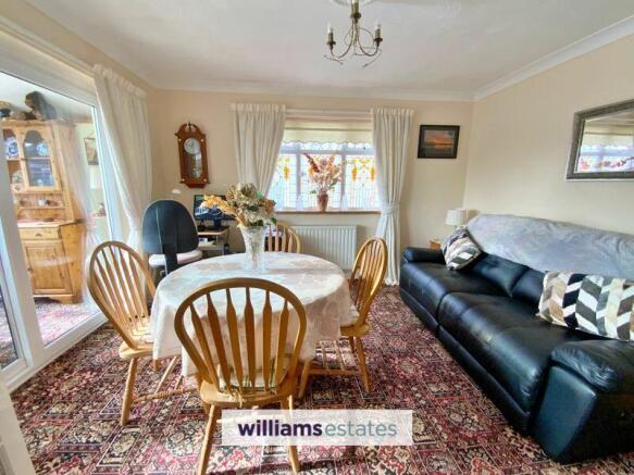 Dining Room/Fourth Bedroom 