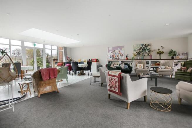 1 bed Apartment to rent Image 9