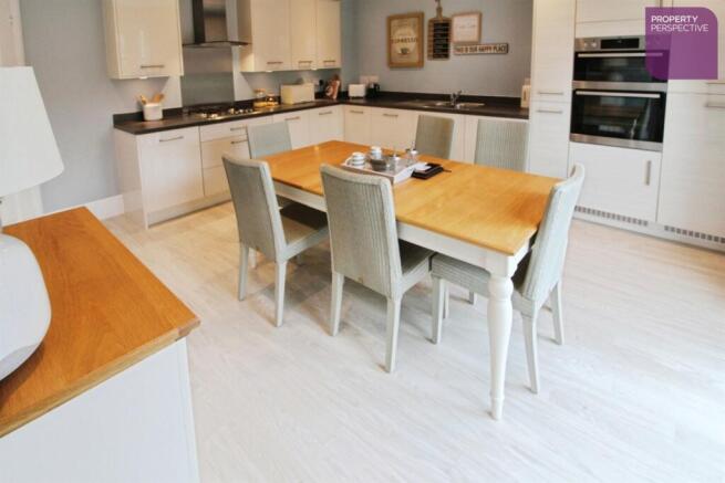 4 bed Detached for sale Image 4