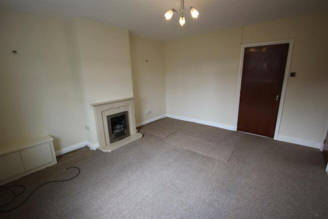 01. sitting room.JPG
