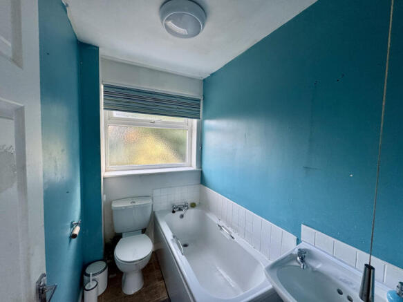 2 bed Flat for sale Image 7