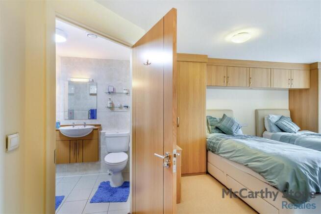 2 bed Apartment for sale Image 8
