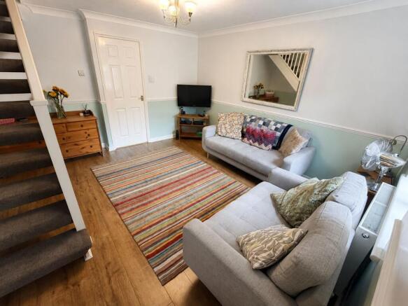 Bankfoot, Badgers Dene, Grays, Essex. RM17 5HY photo 5