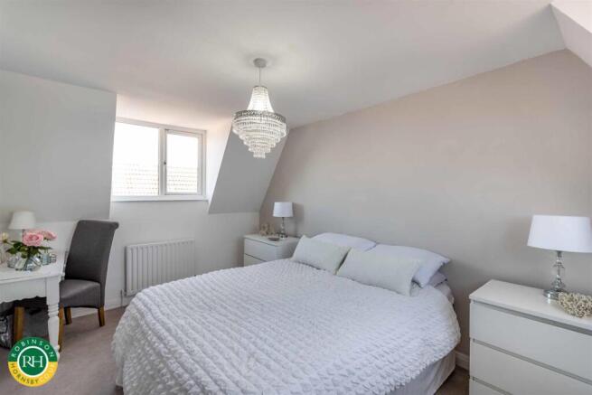 3 bed House for sale Image 10
