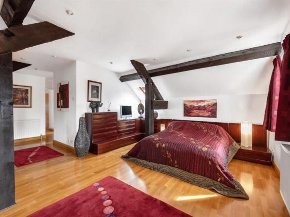 Master bedroom.jpg