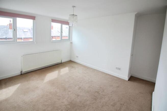 4 bed Terraced for sale Image 10
