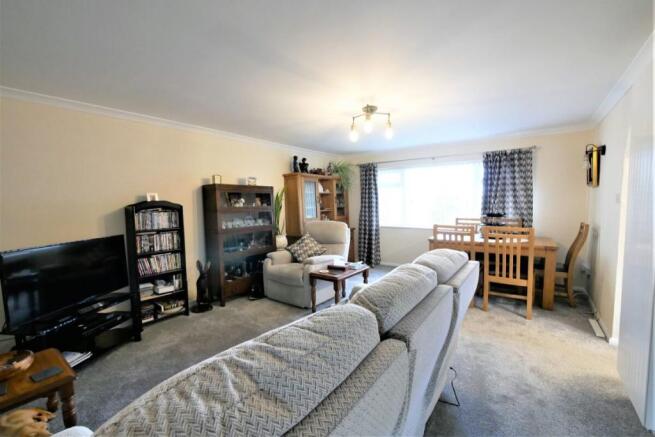 Lounge / Dining Room