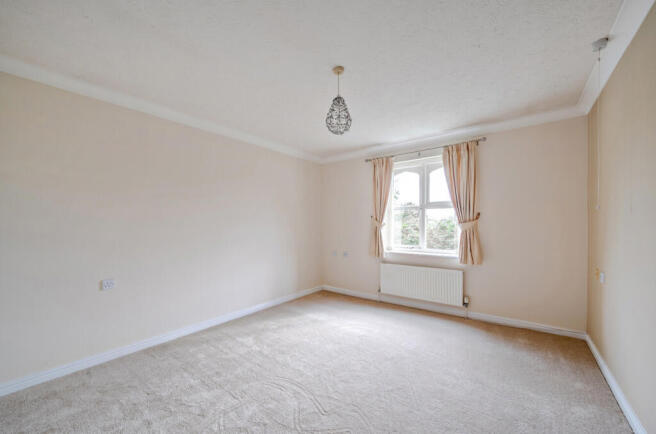 2 bed Flat for sale Image 6
