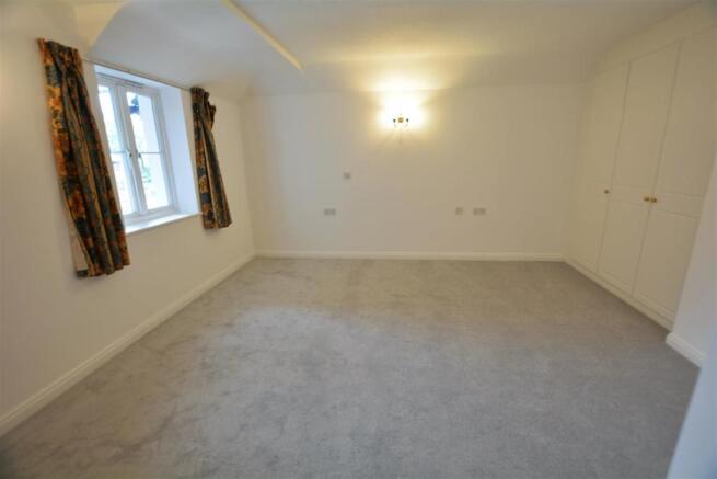 4. Bedroom.JPG