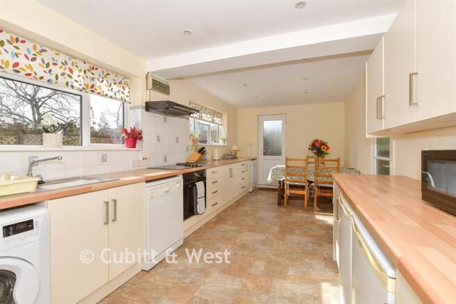 Kitchen/ Breakfast Room