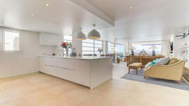 Lounge and kitchen 1