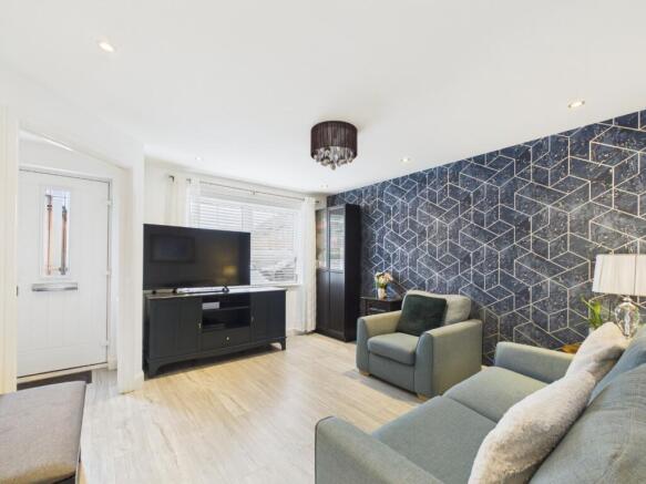 3 bed Semi-Detached for sale Image 6