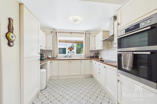 3 bed Detached for sale Image 4