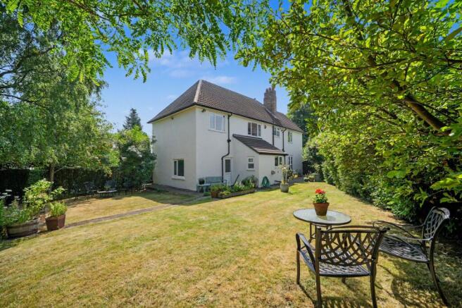 4 bed Detached for sale Image 5