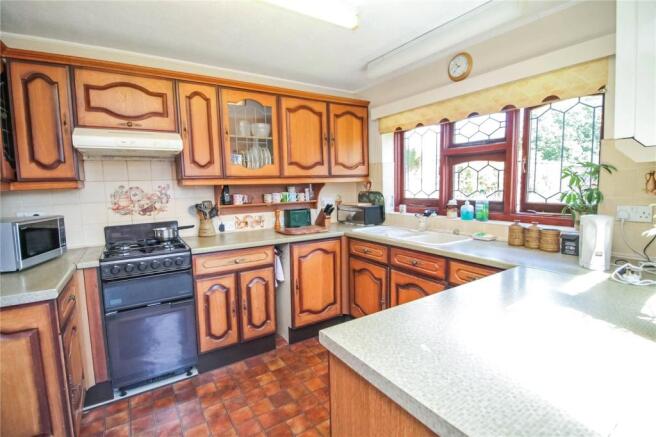 Kitchen B'fast Room