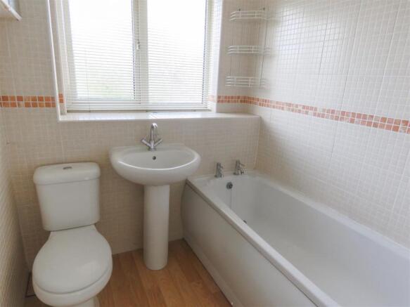 Bathroom.JPG