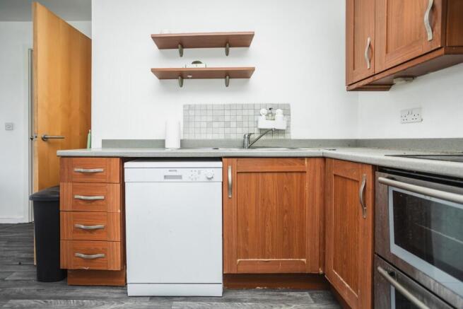 2 bed Flat for sale Image 7