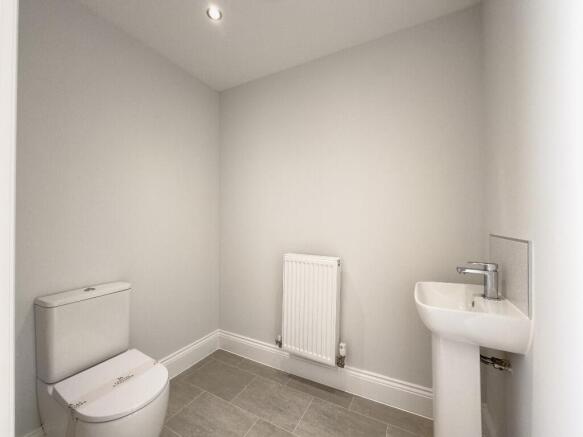 4 bed Detached for sale Image 8